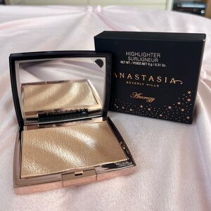 ABH x amrezy highlighter